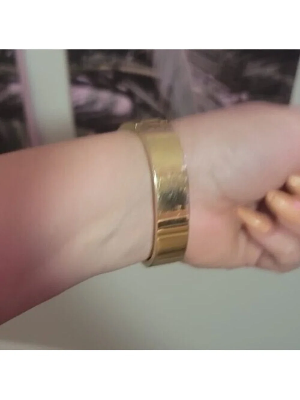 TORY BURCH FITBIT GOLDTONE HINGED BRACELET*DEFECT READ*